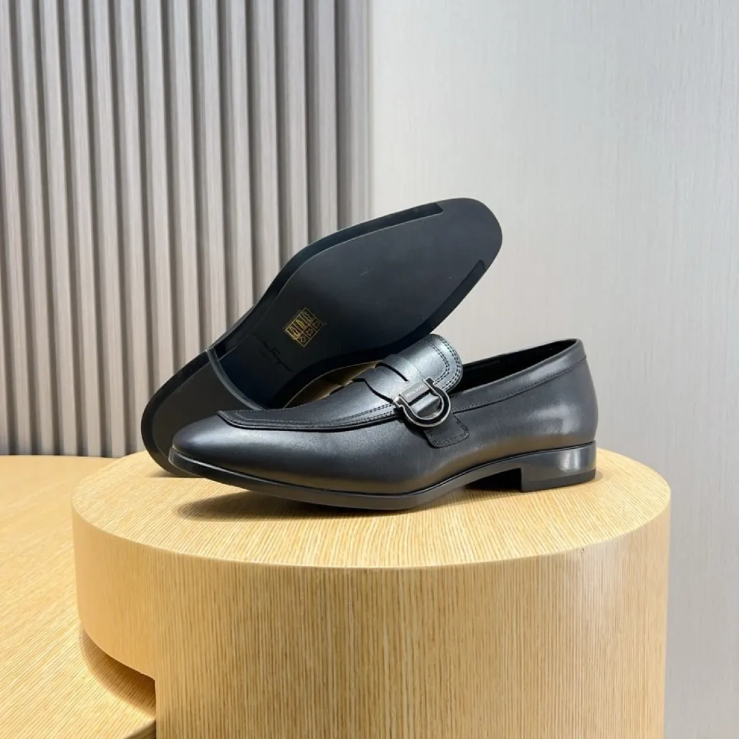 Men's Men's Shoes💰P640💰🔥《Ferragamo》👏Latest • High-end top brand luxury ~ purchasing agency, top quality ~. New fashionable business men's shoes🔜The uppers are made of original cashmere cowhide➕cowhide·lining, with fine workmanship. The original stylish and soft combination wear-resistant and non-slip outsole is light and comfortable on the feet. The real thing looks better in real life. Size: 38/44